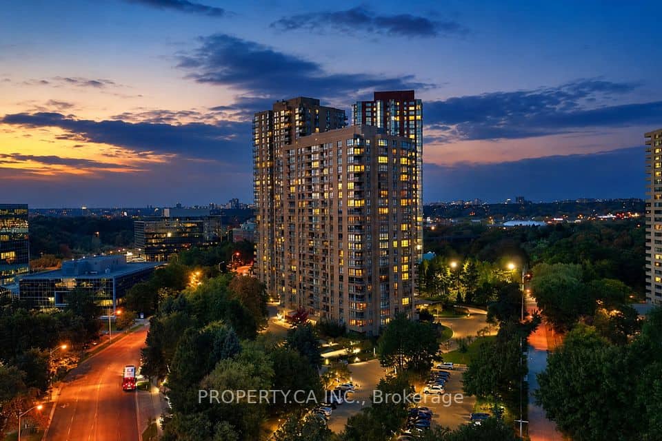 1 Concorde Place, Toronto