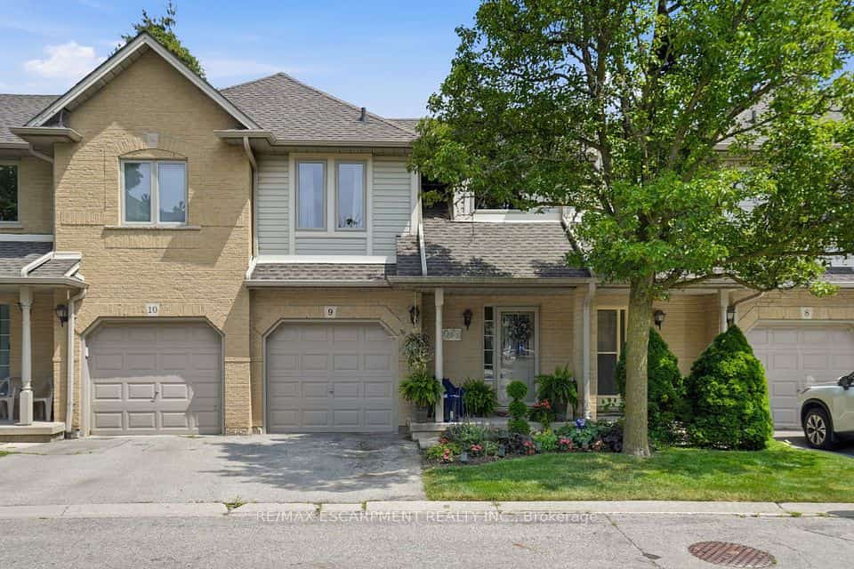 819 Upper Paradise Road #9, Hamilton, ON L9C 5R1