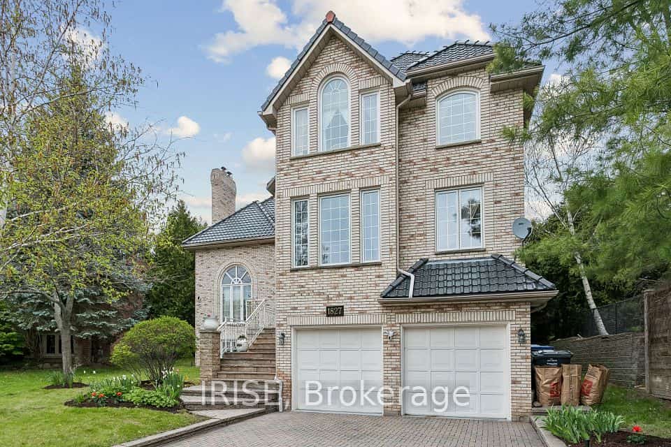 1827 Chesbro Court, Mississauga, ON L5H 4H3