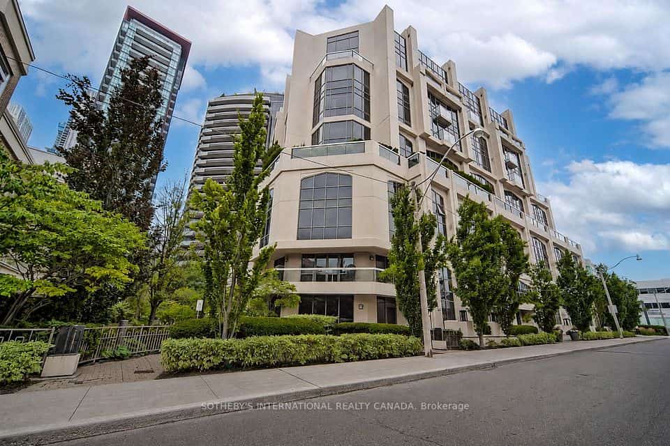 3 Mcalpine Street #207, Toronto, ON M5R 3T5