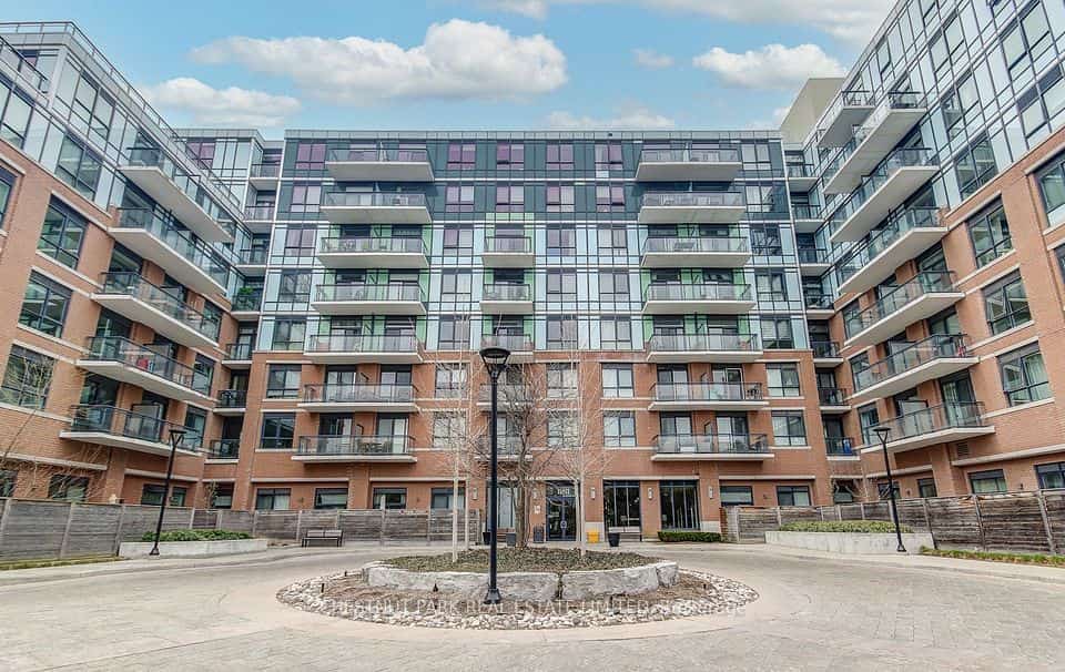 11611 Yonge Street #109, Richmond Hill, ON L4E 1G2