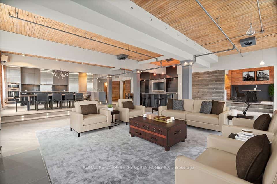 468 Wellington Street W #300, Toronto, ON M5V 1E3