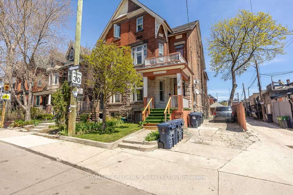 237 Roxton Road, Toronto, ON M6G 3R1
