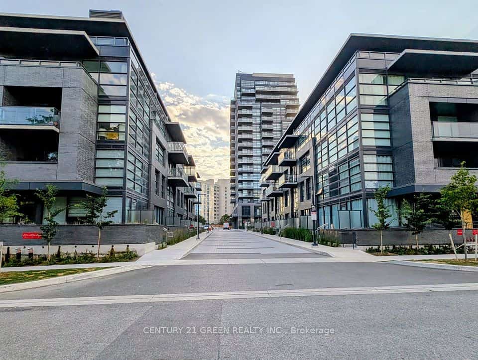 1612 Charles Street #323C, Whitby, ON L1N 0P3