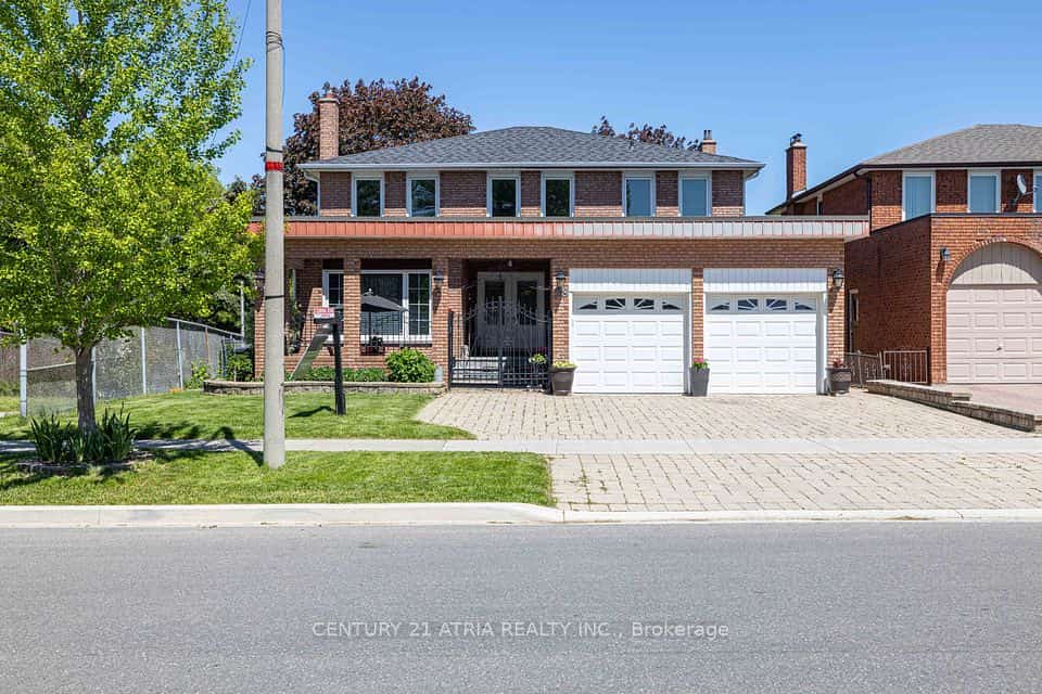 33 Morbank Drive, Toronto, ON M1V 2M1