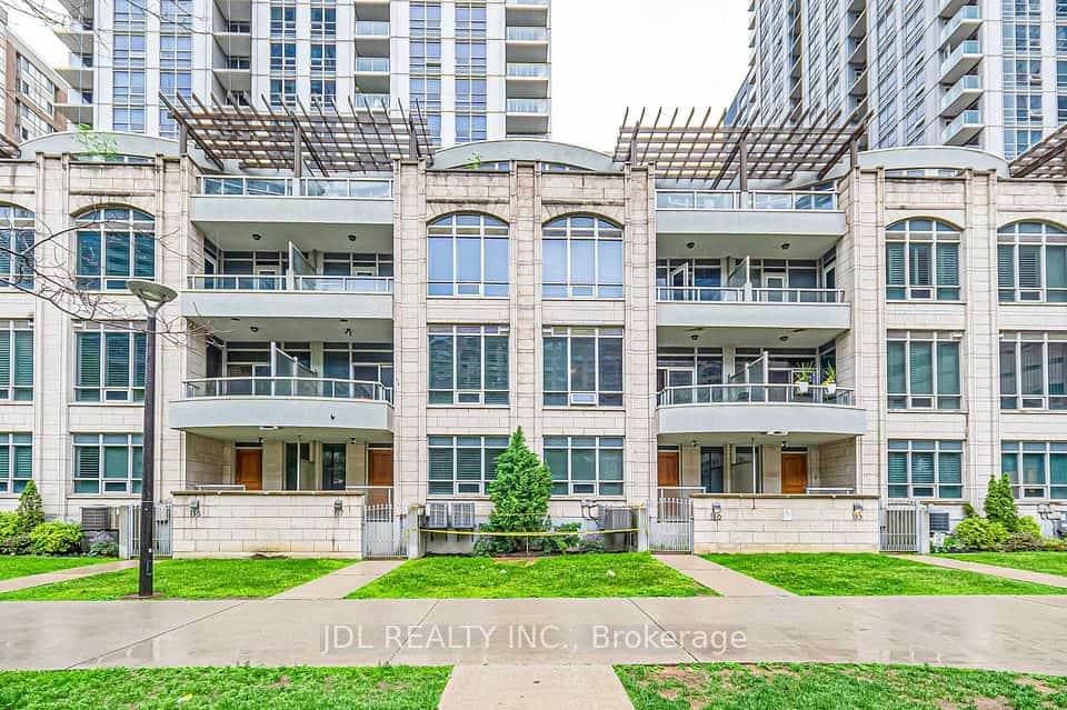 761 Bay Street #TH07, Toronto, ON M5G 2R2
