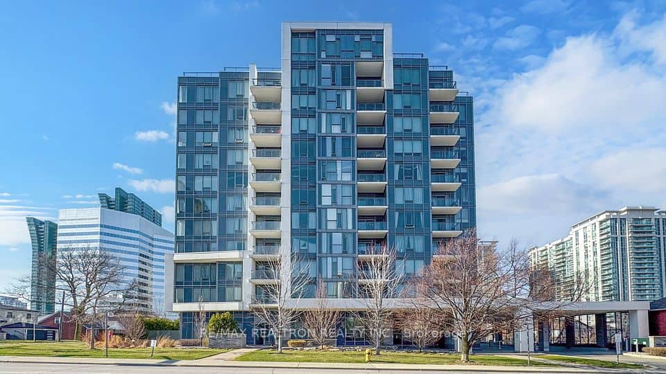 28 Avondale Avenue, Toronto