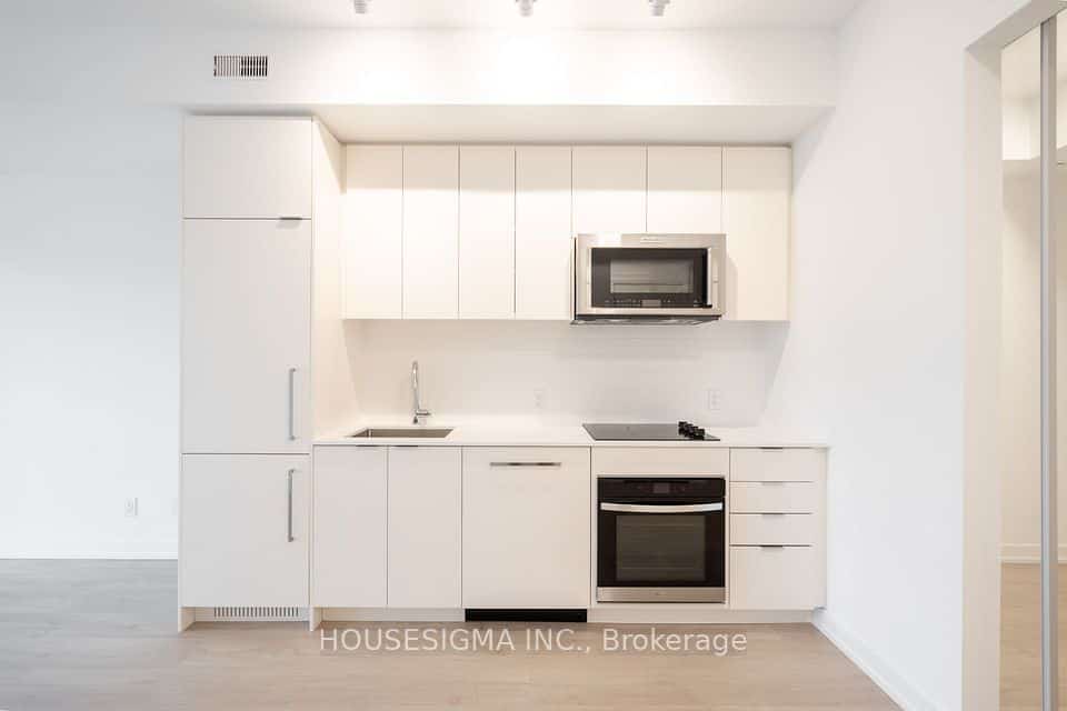 181 Sheppard Avenue E #202, Toronto, ON M2N 0L9