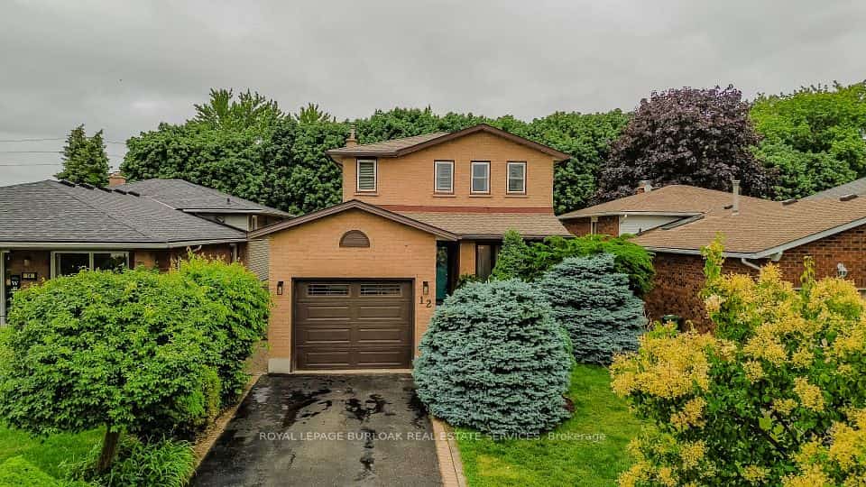 12 Branthaven Drive, Hamilton, ON L8J 2L9