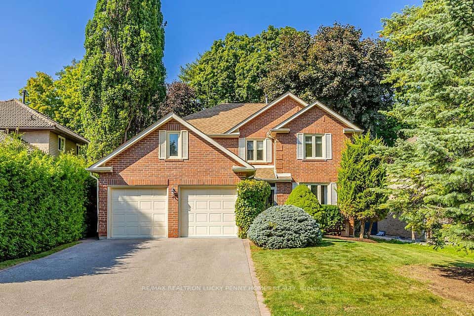 4 McPhail Court, Markham, ON L3R 0C2
