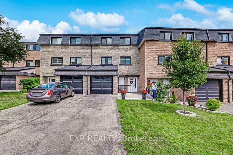 6 Poplar Crescent, Aurora, ON L4G 3M4