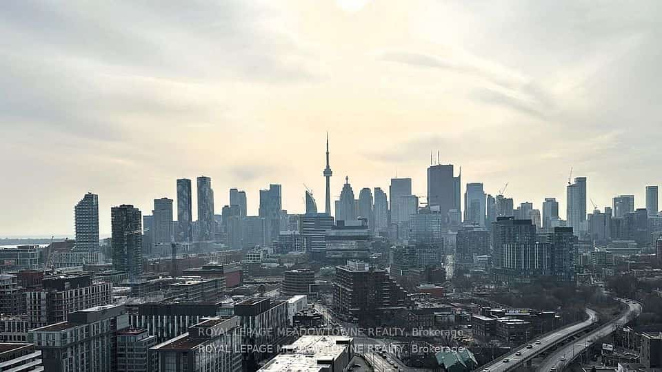 170 Bayview Avenue #2104, Toronto, ON M5A 0M4