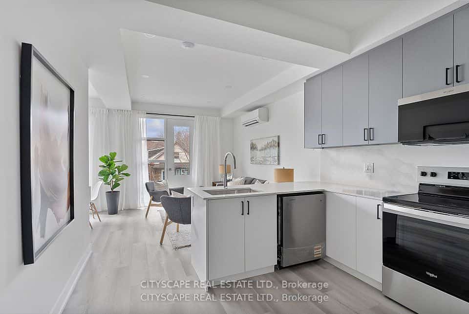 587 Oakwood Avenue, Toronto, ON M6E 2X8