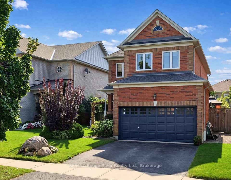 5 Iberville Road, Whitby, ON L1M 1H5