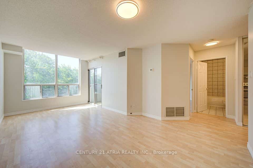 897 Sheppard Avenue #310, Toronto, ON M3H 2T4
