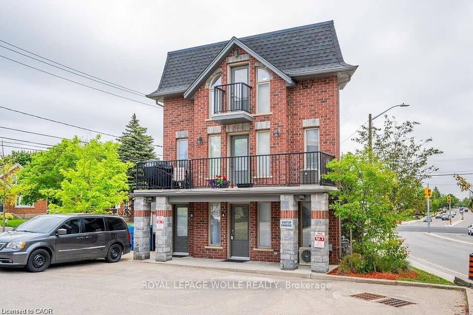 489 East Avenue E, Kitchener, Kitchener