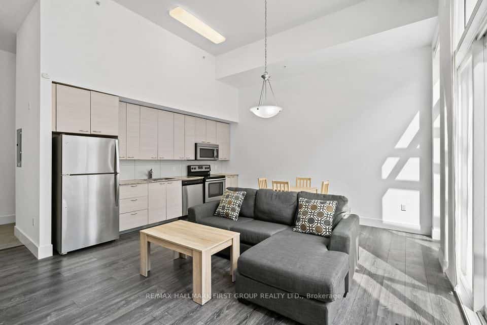 253 Albert Street #5, Waterloo, ON N1L 3T7