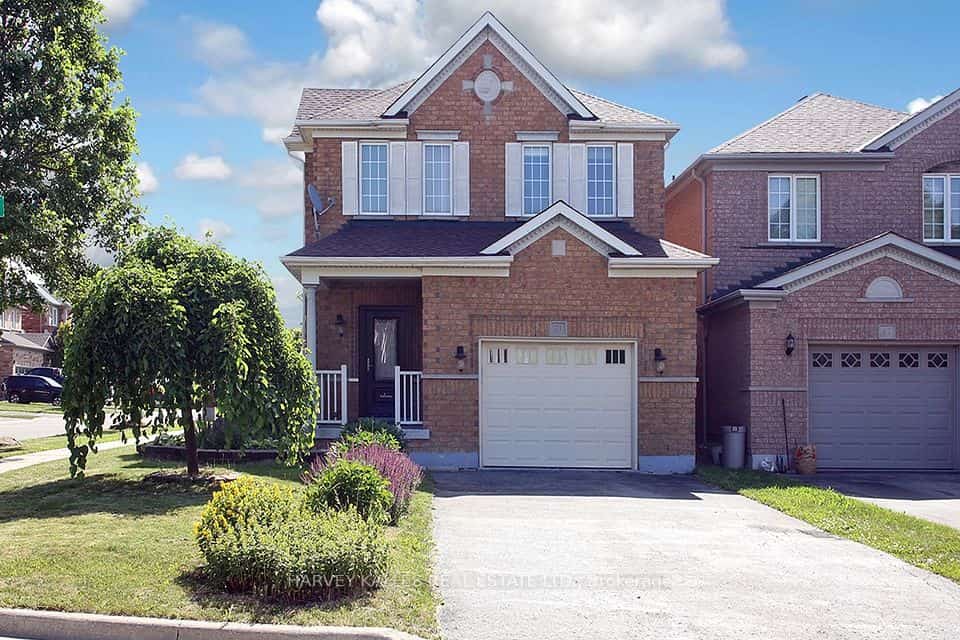 71 Mcnally Way, Aurora, ON L4G 7V2