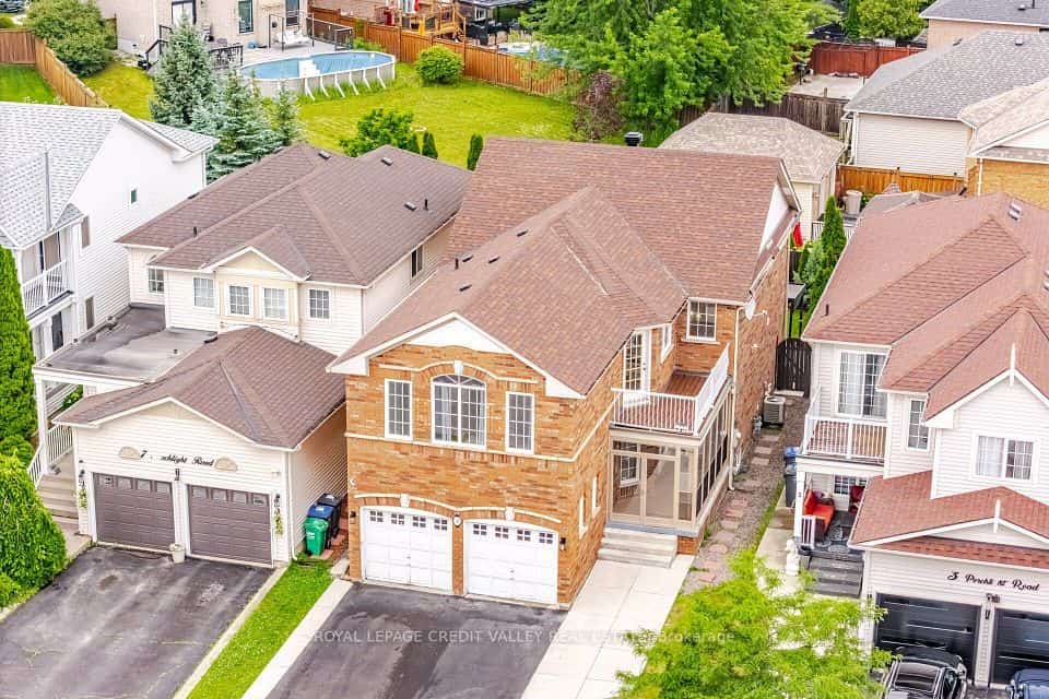 5 Porchlight Road, Brampton, ON L6X 4S3