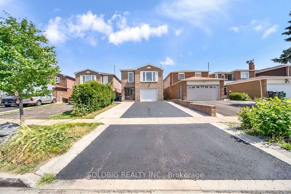 76 Banting Crescent, Brampton, ON L6Y 2K9