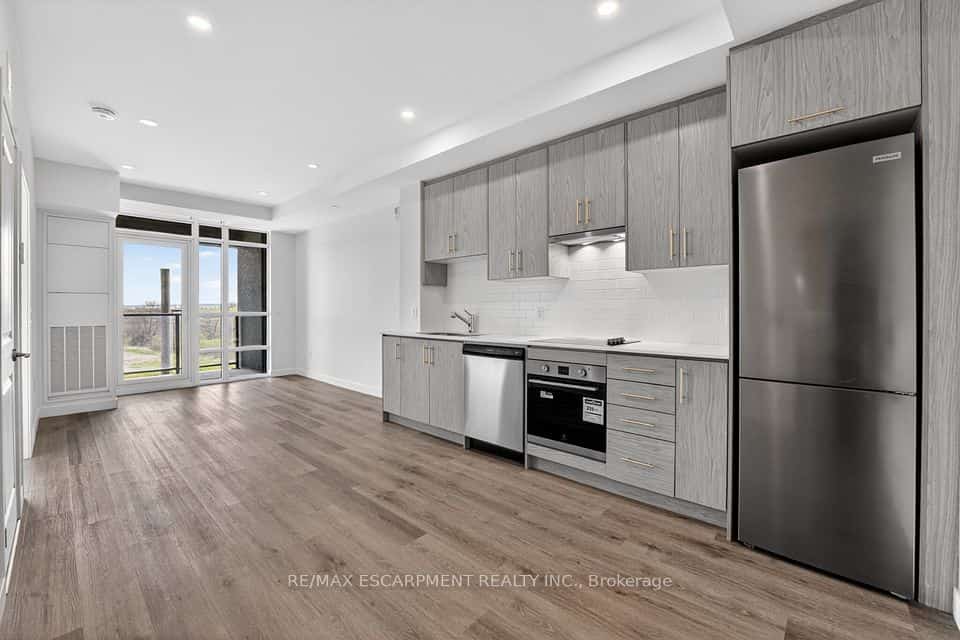 461 Green Road #321, Hamilton, ON L8E 0L5