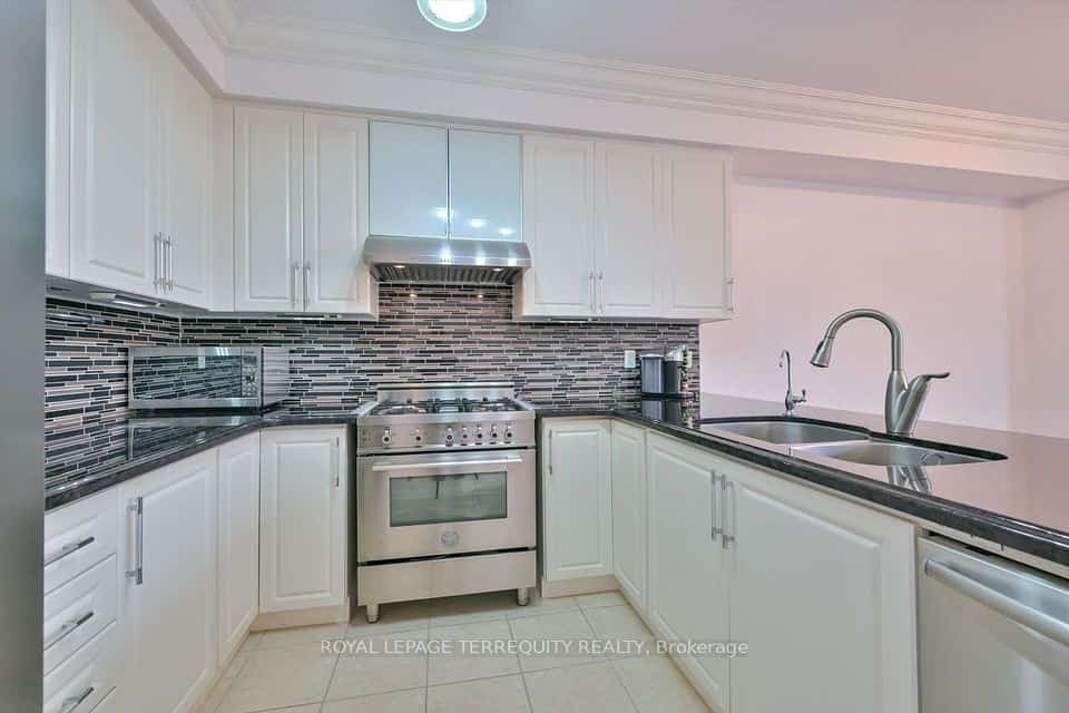 10461 Woodbine Avenue, Markham, ON L6C 0K4