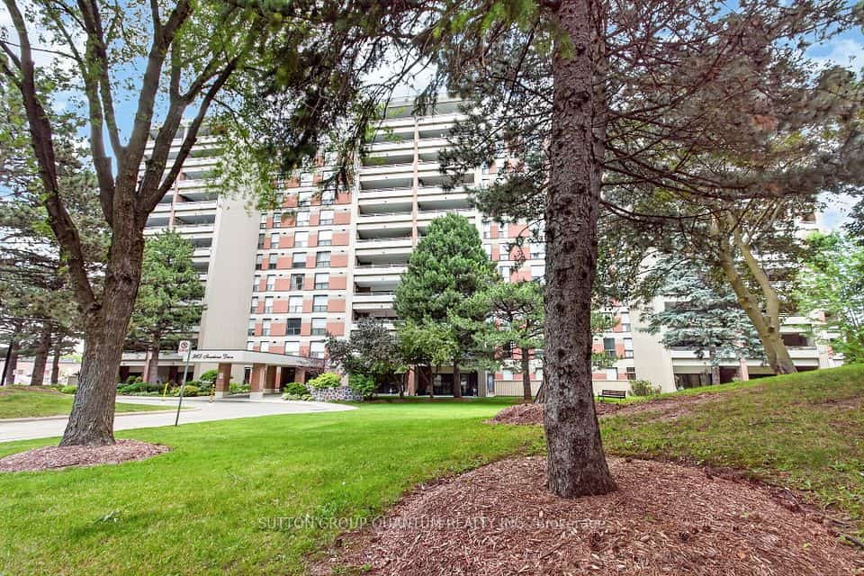965 Inverhouse Drive #504, Mississauga, ON L5J 4B4