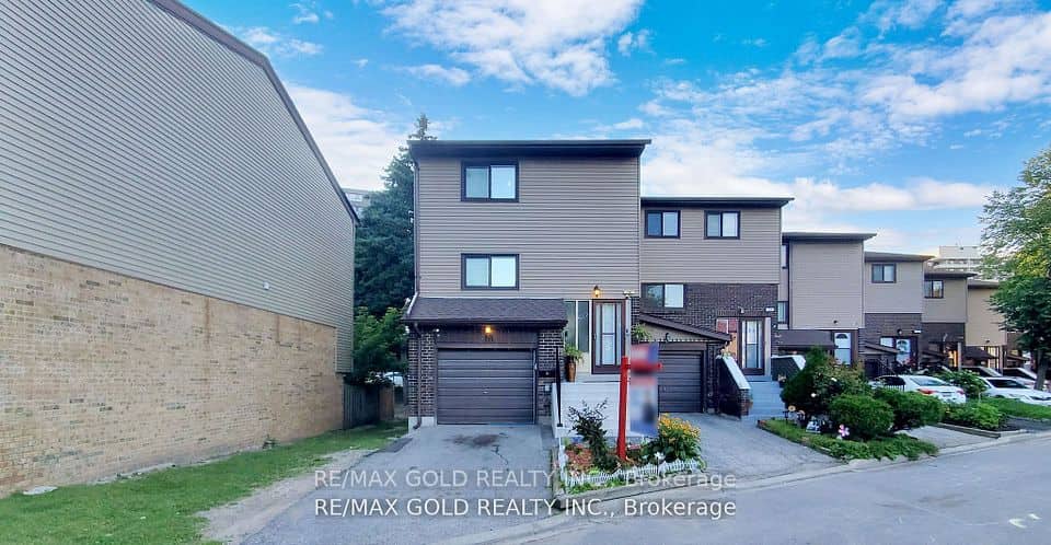 18 Carleton Place, Brampton