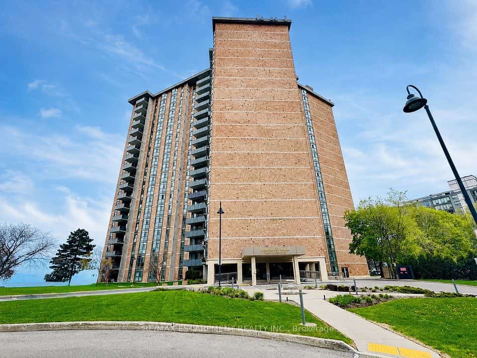 5250 Lakeshore Road #602, Burlington, ON L7L 5L2
