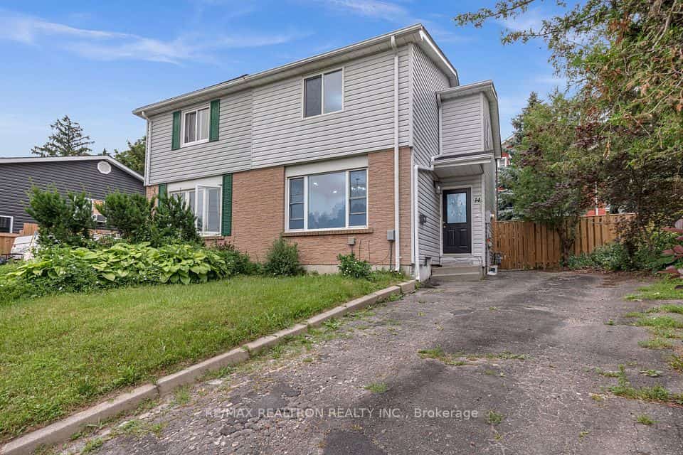 14 Grassmere Avenue, Oshawa, ON L1H 3X4