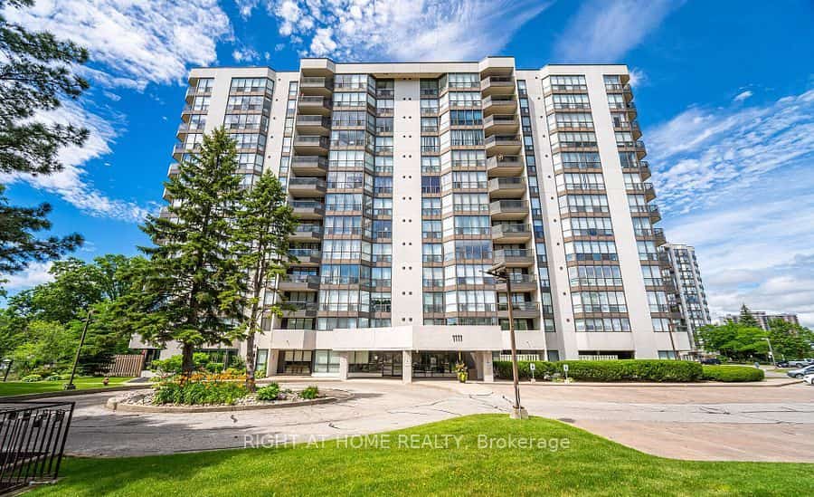 1111 Bough Beeches Boulevard #606, Mississauga, ON L4W 4N1