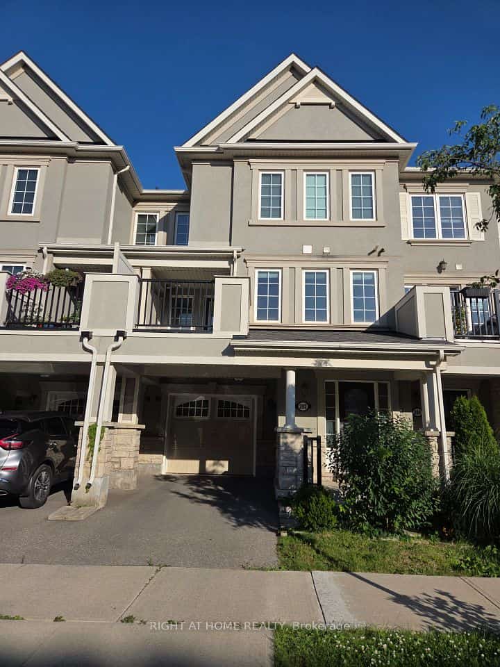 282 Jemima Drive E, Oakville, ON L6M 0V6