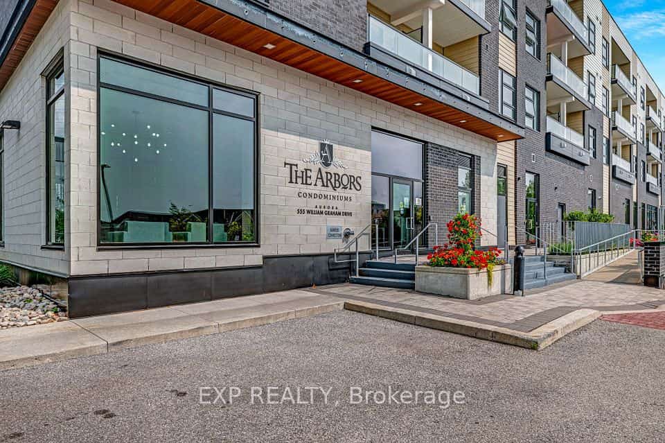 555 William Graham Drive #115, Aurora, ON L4G 7C4