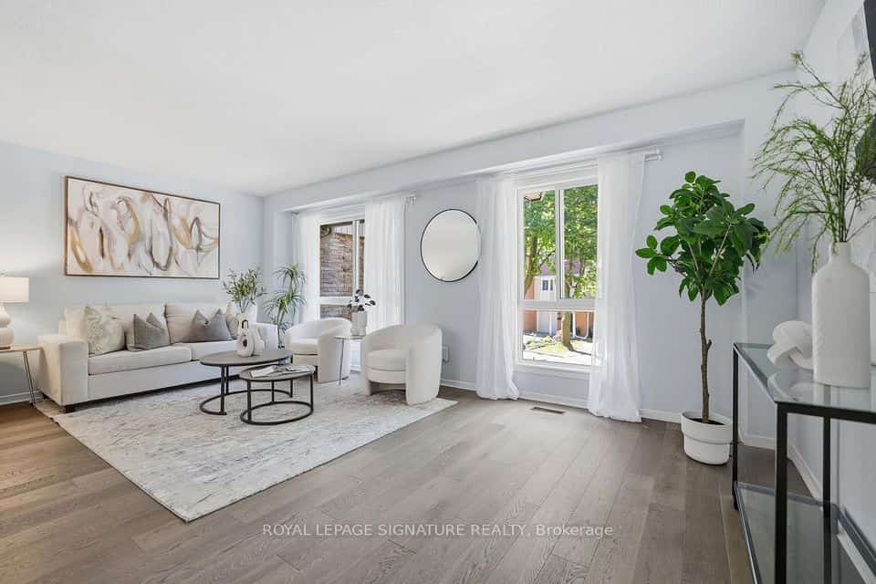 22 Snapdragon Drive, Toronto, ON M2J 4X6