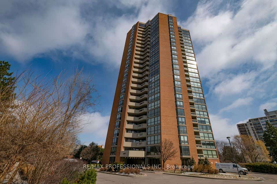 2010 Islington Avenue #2302, Toronto, ON M9P 3S8