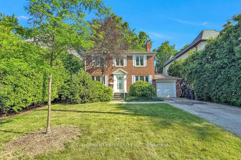 534 Deloraine Avenue, Toronto, ON M5M 2C3