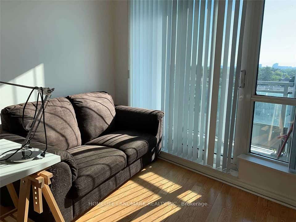 18 Holmes Avenue #702, Toronto, ON M2N 0E1