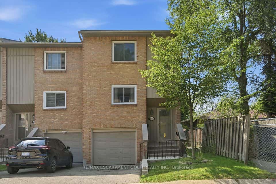 63 Fonthill Road #14, Hamilton, ON L9C 6T1