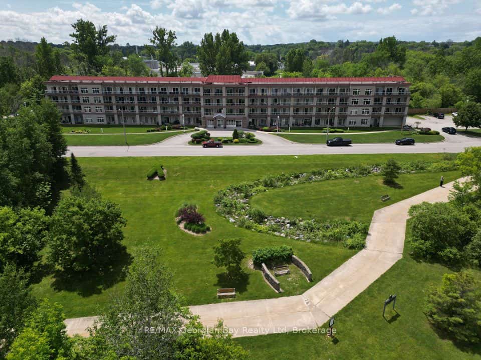280 Aberdeen Boulevard #415, Midland, ON L4R 5N4