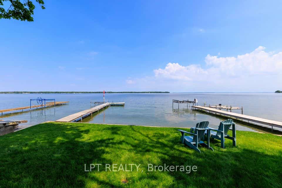 122 Blue Heron Drive, Georgina, ON L0E 1N0