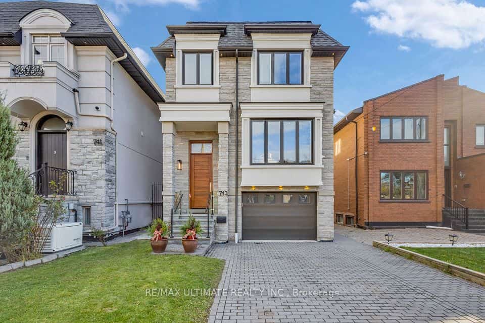 743 Glencairn Avenue, Toronto, ON M6B 1Z9