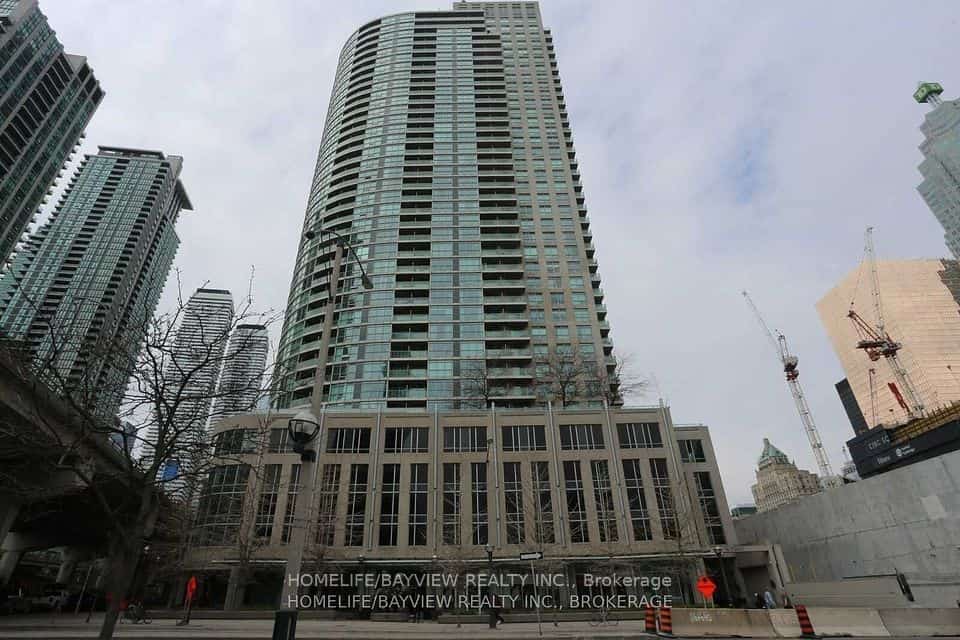 18 Yonge Street #915, Toronto, ON M5E 1Z8