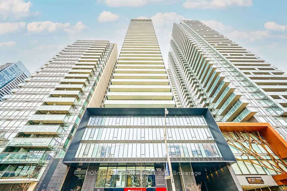28 Wellesley Street E #301, Toronto, ON M4Y 1T1