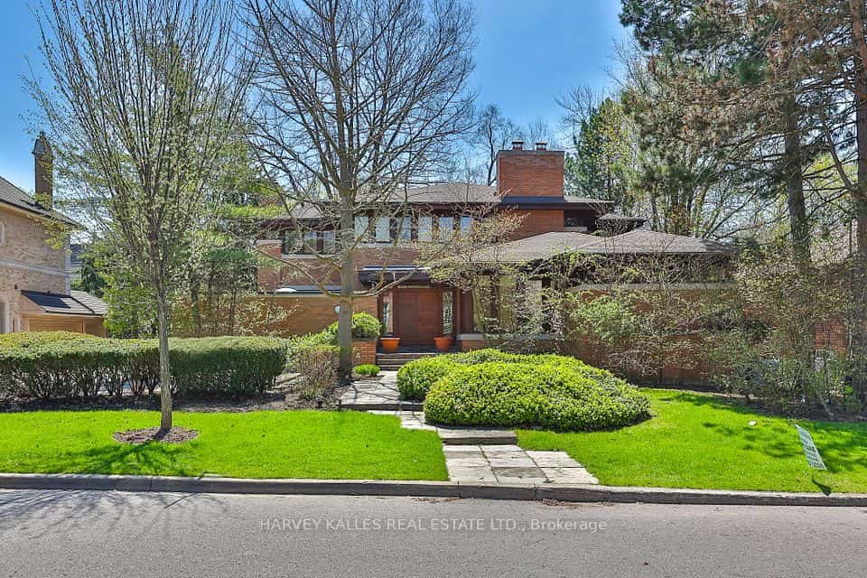 223 Hillhurst Boulevard, Toronto, ON M5N 1P3