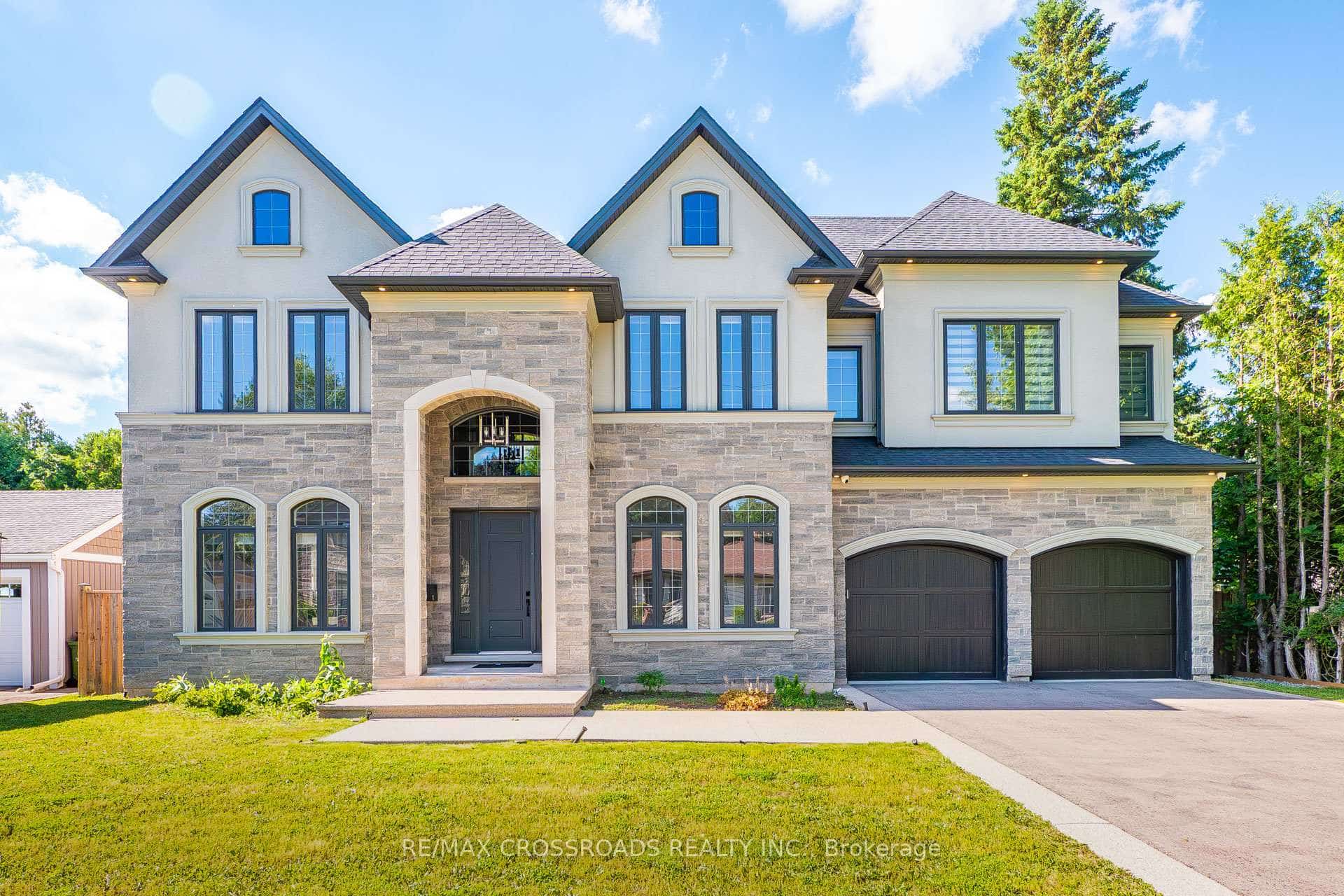 11 Oakley Court, Hamilton, ON L9G 1T6