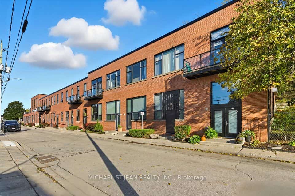 85 Spruce Street N #203, Cambridge, ON N1R 4K4
