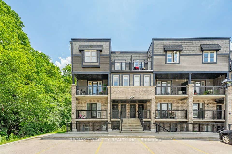 1989 Ottawa Street S, Kitchener, Kitchener