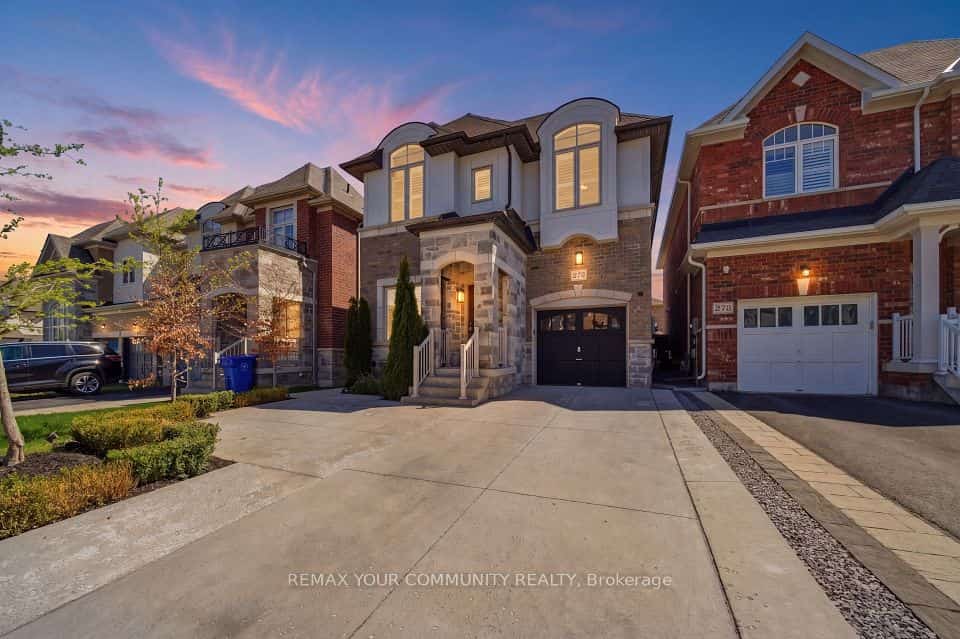 275 Sharon Creek Drive, East Gwillimbury, ON L9N 0P4