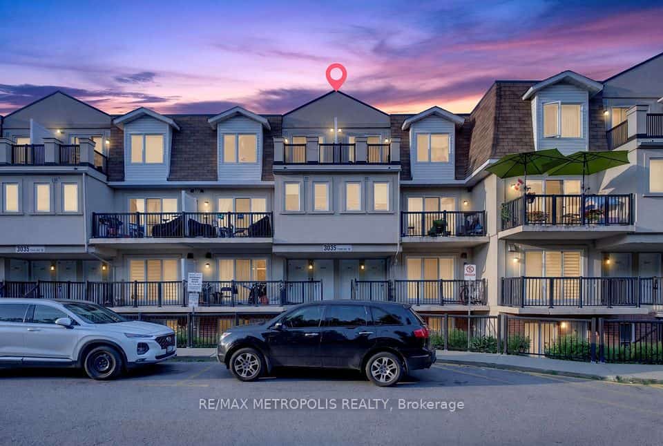 3035 Finch Avenue W #1003, Toronto, ON M9M 0A3