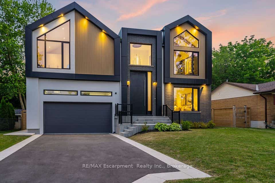 298 Strathcona Drive, Burlington, ON L7L 2E1